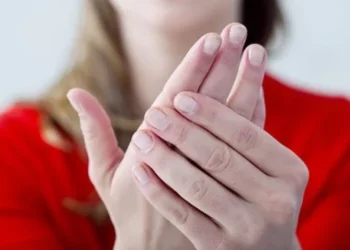 Si të përballeni me tharjen e lëkurës në vjeshtë