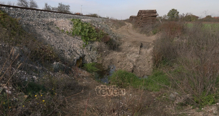 Bujqit ankohen për rrugën e pa kalueshme në Mihaliq të Vushtrrisë – Komuna premton zgjidhje