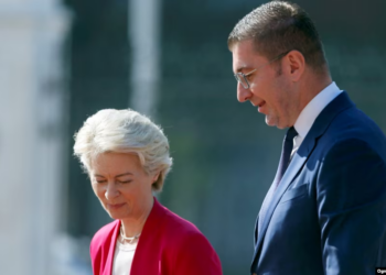Von der Leyen i bën thirrje Shkupit t’i miratojë ndryshimet kushtetuese