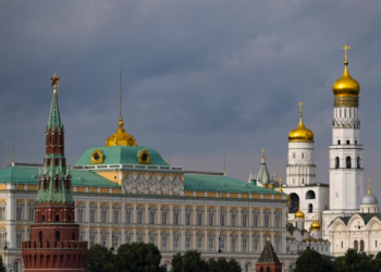 Raportohet se ushtria ukrainase lëshoi dronë drejt Moskës dhe fabrikës ruse të armëve