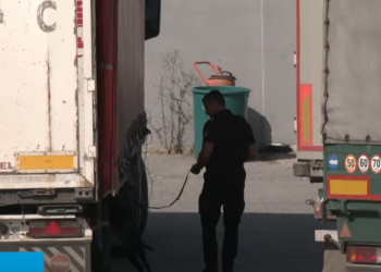 Mallrat serbe kalojnë në Merdarë, por jo në pikat tjera kufitare