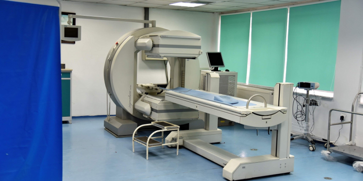 Radiologjia pa kontrast për të bërë CT, disa doza vetëm për raste urgjente