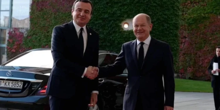 Kurti pritet nga Scholzi