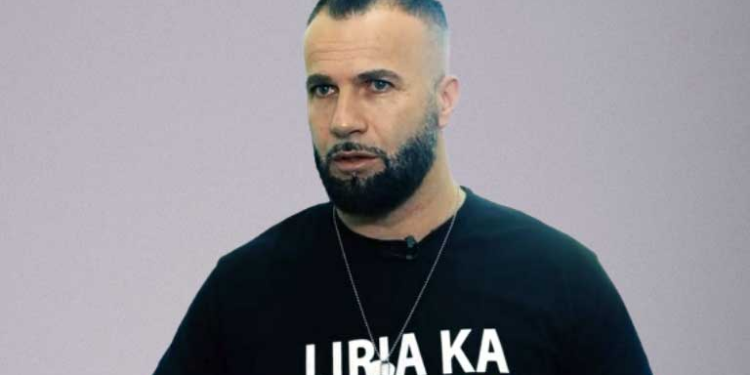 Familja e Faton Hajrizit dorëzon padi ndaj Kurtit, Bislimit e Rexhajt