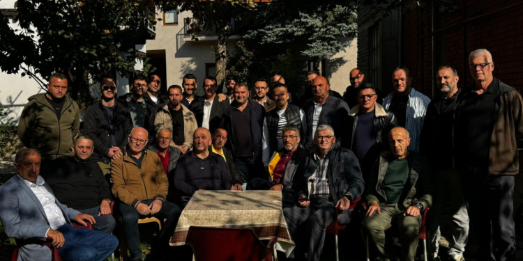 Muhaxheri reagon pas sulmit fizik ndaj tij: Jam shëndosh e mirë