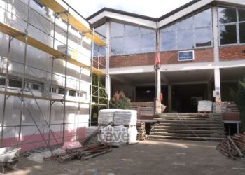 Renovimi i gjimnazit në Viti ende i papërfunduar, komuna pranon ngecjen