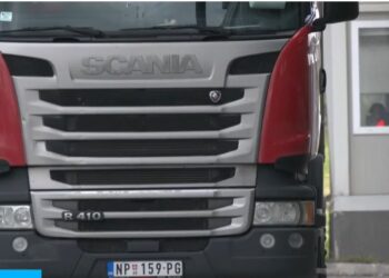 Numër i vogël i kamionëve nga Serbia hynë në Kosovë