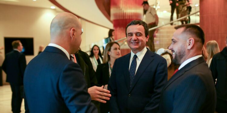 Kurti në Forumin e Sigurisë në Varshavë, flet për rrezikun që paraqesin Rusia dhe Serbia për rajonin