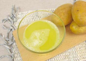 Si të përdorni lëngun e patates për rritjen e flokëve