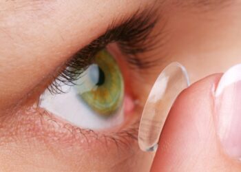 A mund t’ju dëmtojë shikimin mbajtja e lenteve?