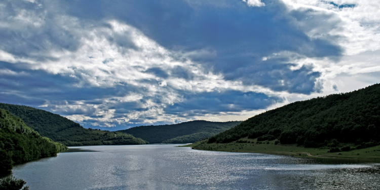 Prania e manganit në Liqenin e Badocit – KRU “Prishtina”: Mos e vloni ujin, merreni nga autobotet