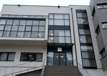 Prokuroria e cilëson shtytje në vetëvrasje rastin e tri nxënësve që u vetëlënduan në duar