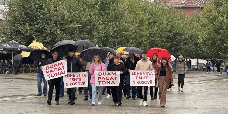 Protesta e mësimdhënësve të Vitisë, Jasharaj: Java e ardhshme mund t’i gjejë në grevë nëse nuk ekzekutohen pagat