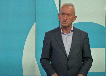 Qalaj i bën thirrje AKI-së që Kusari-Lila të shpallet rrezik për sigurinë kombëtare të Kosovës