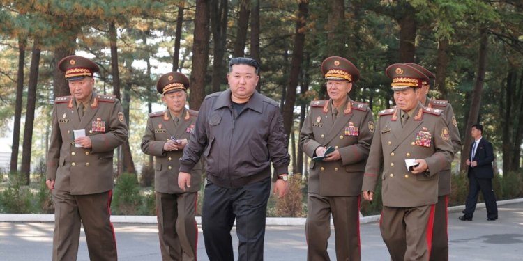 Kim Jong Un e quan Korenë e Jugut shtet të huaj armiqësor