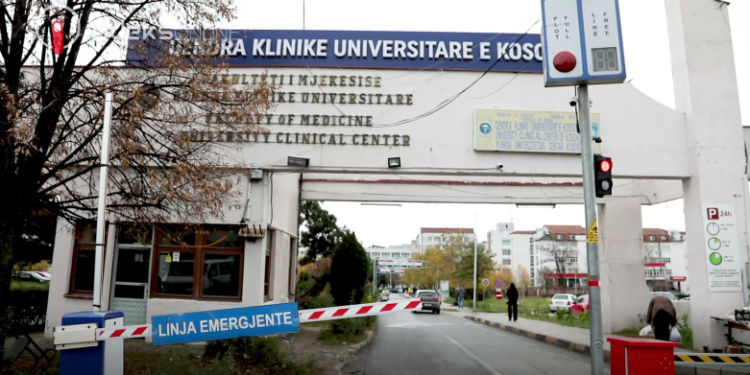 Zyrtarja policore që u plagos aksidentalisht nga kolegu i saj në gjendje stabile