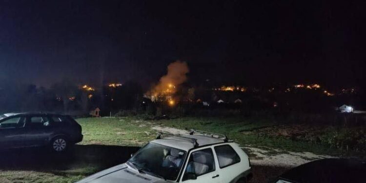Shpërthim afër një salle të sportit në Zubin Potok