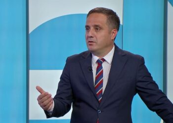 Selmanaj: Ushtarët e FSK-së u detyruan të paguanin nga 40 euro për rregullimin e automjetit transportues