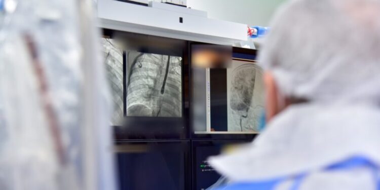 Për herë të parë në Kosovë, QKUK trajton me sukses 7 pacientë me probleme në zemër