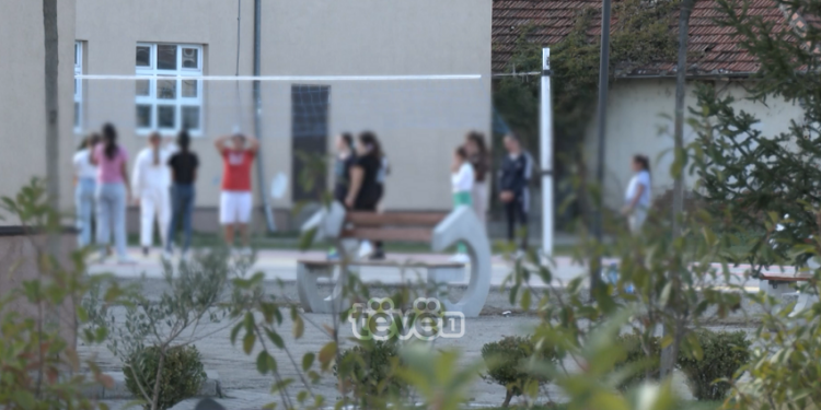 Pse u vetëlënduan tri nxënëset në Gjakovë?