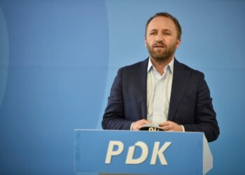 Opozita kërkon seancë të jashtëzakonshme për bisedën e Kuasri- Lilës me Radoiçiq