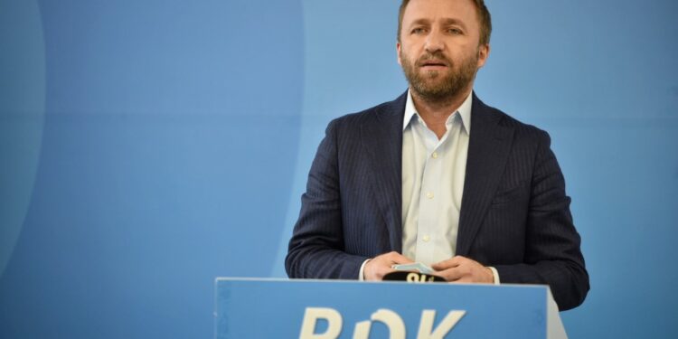 Opozita kërkon seancë të jashtëzakonshme për bisedën e Kuasri- Lilës me Radoiçiq