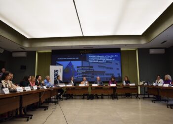 Prokuroria Themelore në Pejë organizoi tryezë për rastet e dhunës në familje dhe trajtimin e të paraburgosurve