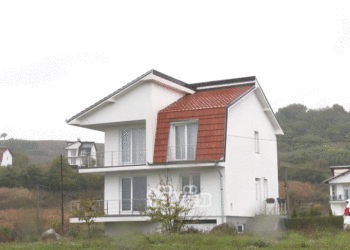 Fillon ndërtimi i 204 shtëpive në katër komunat veriore, përfituesit thonë se tash e 25 vite jetuan me qera