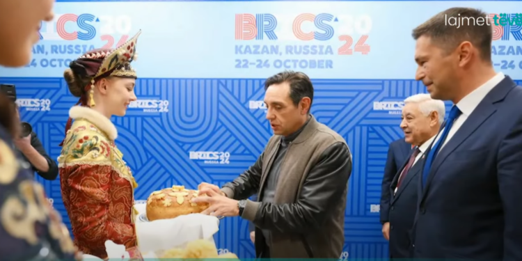 Serbia me sy kah BRICS-i, Vuçiq e dërgon Vulinin atje