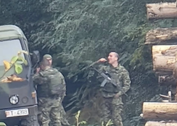 Kurti: Ushtria serbe sot lëvizi 50 metra afër kufirit