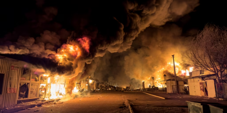 Vritet një grua dhe plagosen 16 persona nga një sulm raketor rus në Ukrainë