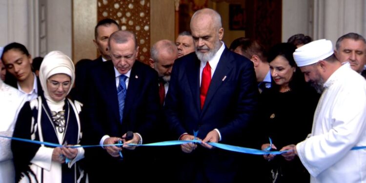 Rama dhe Erdogan inaugurojnë Xhaminë e Namazgjasë