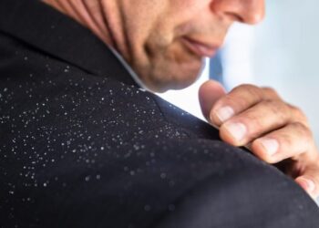 Si të largoni zbokthin duke përdorur aspirinë dhe trajtime natyrale