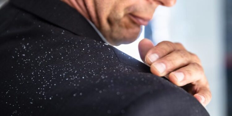 Si të largoni zbokthin duke përdorur aspirinë dhe trajtime natyrale