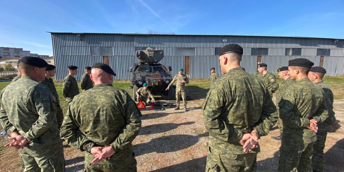 Instruktorët turq trajnojnë ushtarët e FSK-së