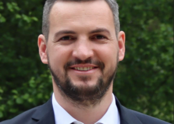 Harris dhe Trump me gjasa të barabarta: Qëlloni presidentin e ardhshëm me hedhjen e monedhës