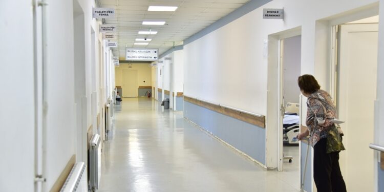 Lirohen shërbimet shëndetësore