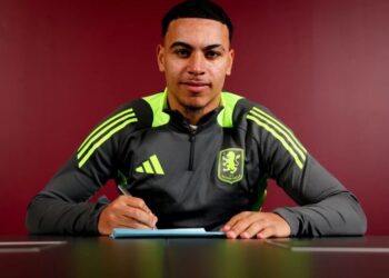 Rogers e vazhdon kontratën me Aston Villan