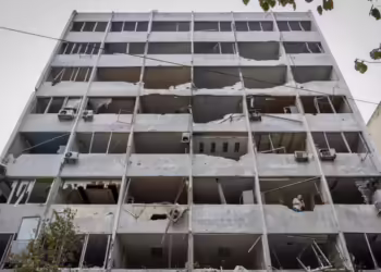 Izraeli dhe Hezbollahu e akuzojnë njëri-tjetrit për shkelje të armëpushimit