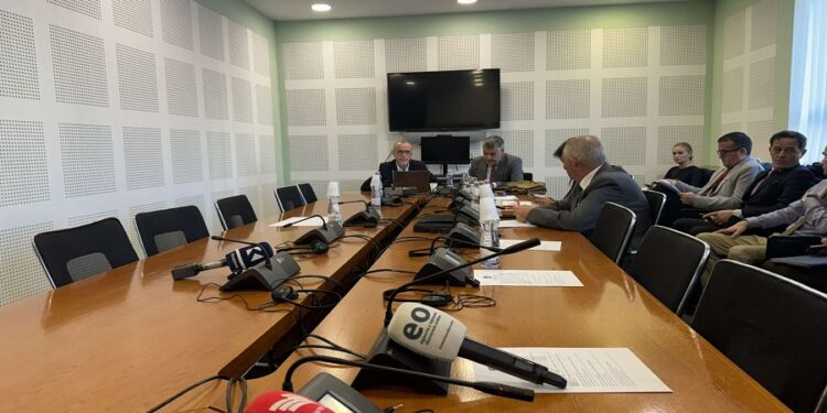 Dështon mbledhja e komisionit hetimor për procesin e subvencionimit të blerjes së teksteve shkollore