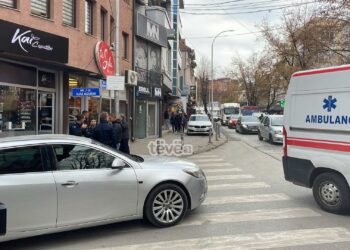 Theret me thikë një nxënës në Prishtinë