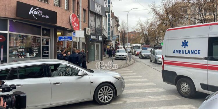 Theret me thikë një nxënës në Prishtinë