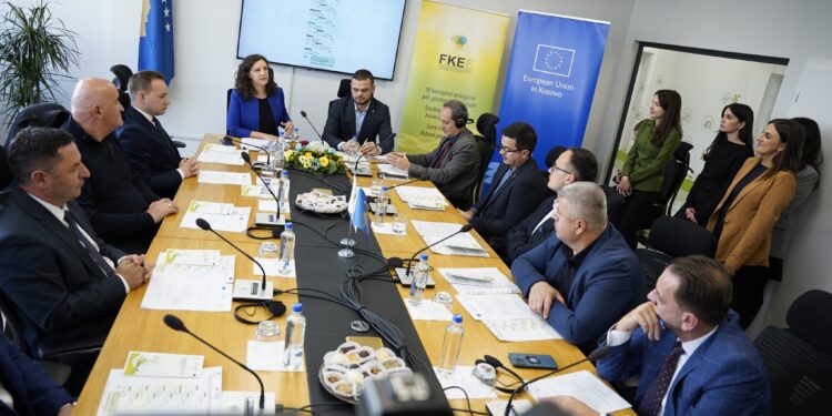 Firmoset marrëveshja me 13 komuna për masat e efiçiencës në ndërtesa sociale