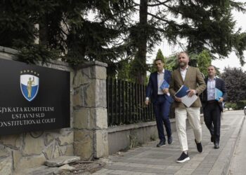PDK dërgon në Kushtetuese ndryshimet e Ligjit për zyrtarët publikë