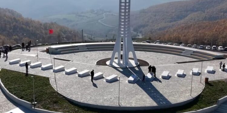 Përurohet kompleksi memorial i dëshmorëve dhe martirëve në Marec