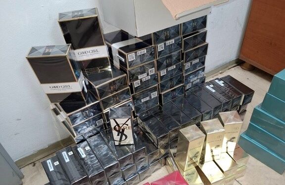 Dogana parandalon dy raste të kontrabandimit të mallrave në Han të Elezit, vlera afër 20 mijë euro