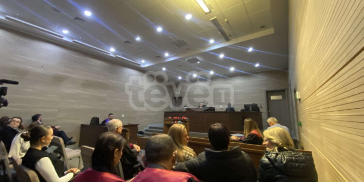 Dështon seanca për të akuzuarit për hedhjen e gazit lotsjellës në Kuvend, s’paraqitet Konjufca