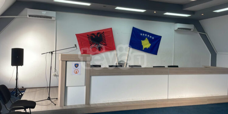 Në Zveçan për herë të parë u mbajt seancë solemne për 28 Nëntorin