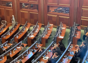 Partitë opozitare lëshojnë seancën për buxhetin