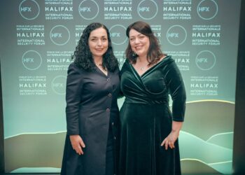 Osmani takohet me deputeten britanike: Kënaqësi të takoj miken e madhe të Kosovës